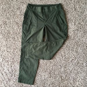 Athleta Trekkie Crop Pant